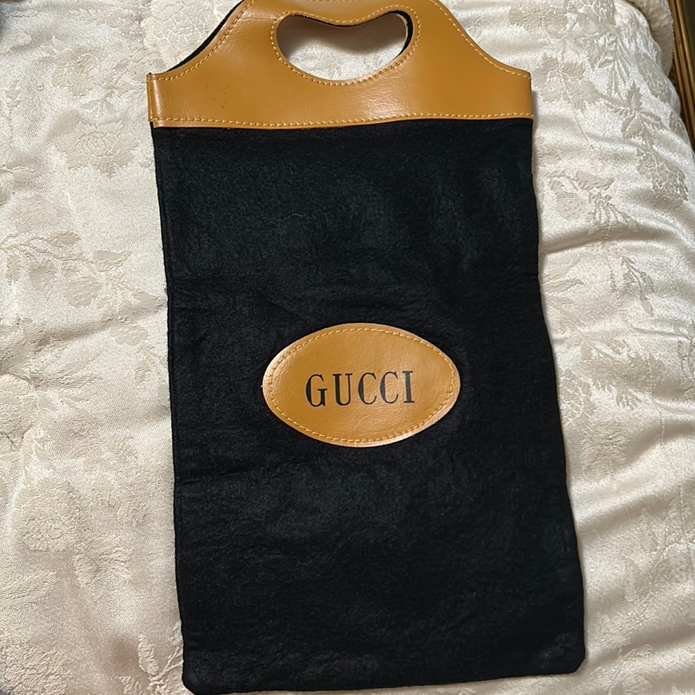 Gucci shoe bag great condition